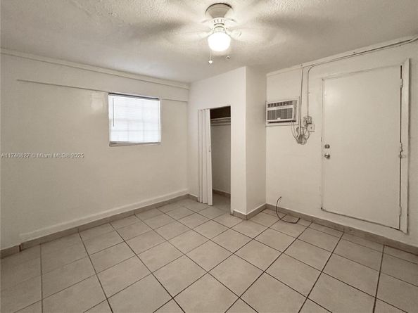 1079 NW 112th Ter, Miami FL 33168