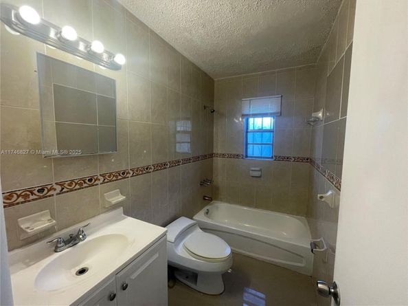 1079 NW 112th Ter, Miami FL 33168