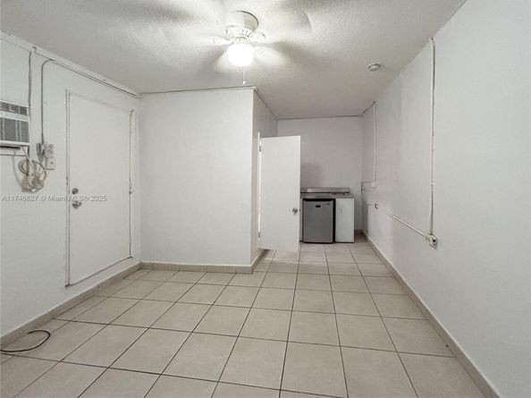 1079 NW 112th Ter, Miami FL 33168