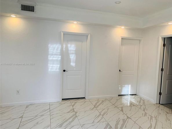 1079 NW 112th Ter, Miami FL 33168