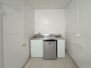 1079 NW 112th Ter, Miami FL 33168