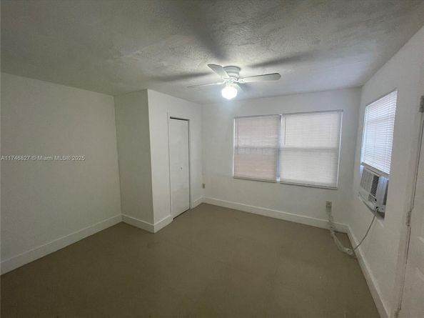 1079 NW 112th Ter, Miami FL 33168