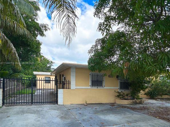 1079 NW 112th Ter, Miami FL 33168