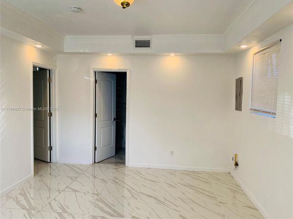 1079 NW 112th Ter, Miami FL 33168