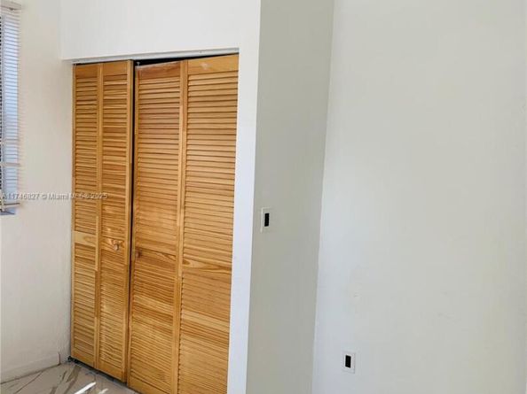 1079 NW 112th Ter, Miami FL 33168