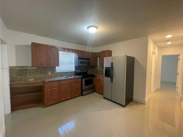 1079 NW 112th Ter, Miami FL 33168
