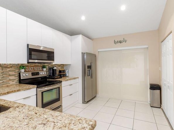 2002 NW 184th Way, Pembroke Pines FL 33029