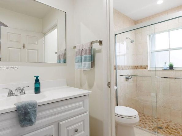 2002 NW 184th Way, Pembroke Pines FL 33029