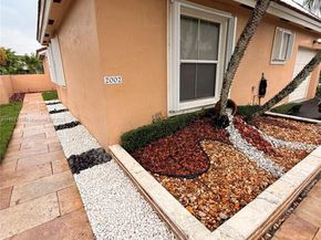 2002 NW 184th Way, Pembroke Pines FL 33029