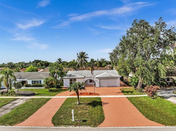 8970 Johnson St, Pembroke Pines FL 33024