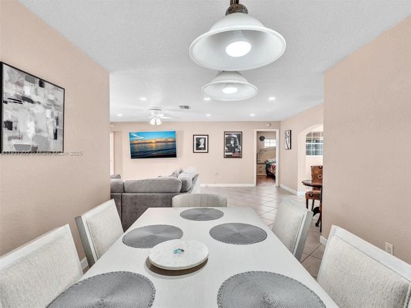 8970 Johnson St, Pembroke Pines FL 33024