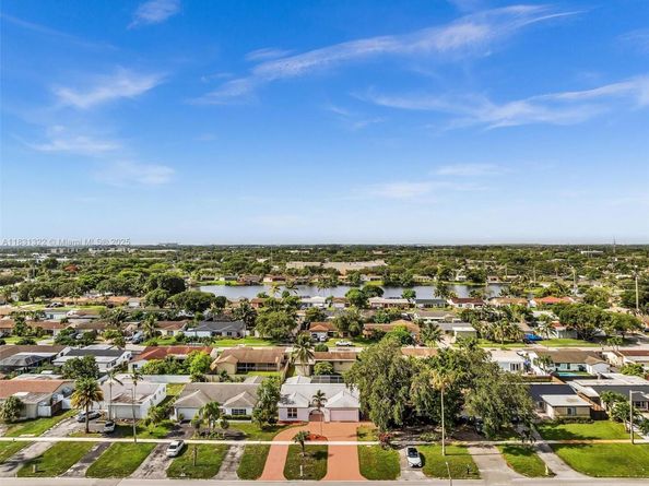 8970 Johnson St, Pembroke Pines FL 33024