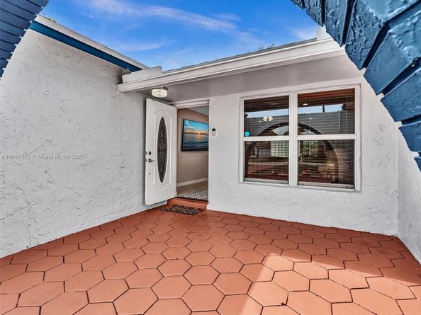 8970 Johnson St, Pembroke Pines FL 33024