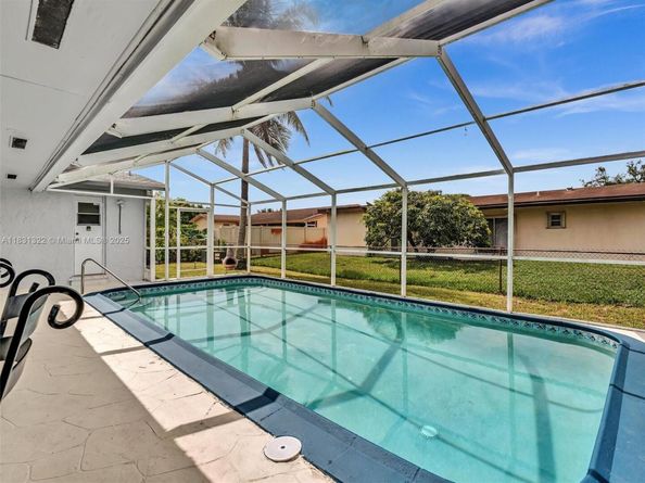 8970 Johnson St, Pembroke Pines FL 33024