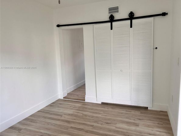 7207 Bay Dr 24, Miami Beach FL 33141