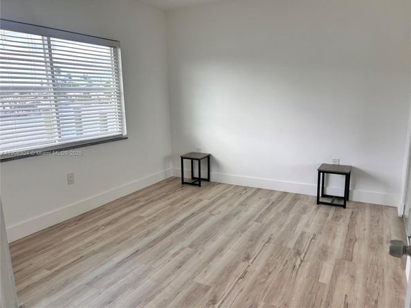 7207 Bay Dr 24, Miami Beach FL 33141