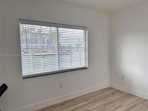 7207 Bay Dr 24, Miami Beach FL 33141