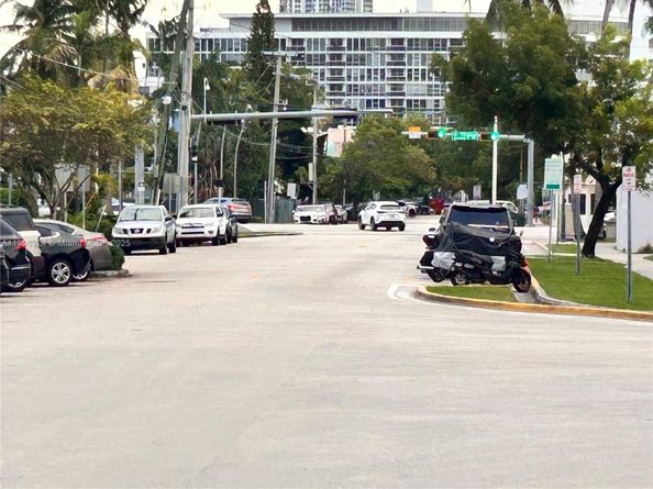 7207 Bay Dr 24, Miami Beach FL 33141