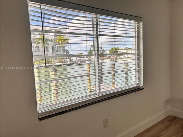 7207 Bay Dr 24, Miami Beach FL 33141