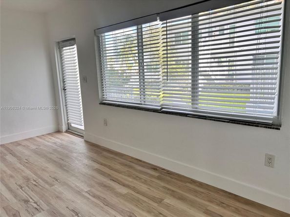 7207 Bay Dr 24, Miami Beach FL 33141