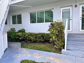 7207 Bay Dr 24, Miami Beach FL 33141