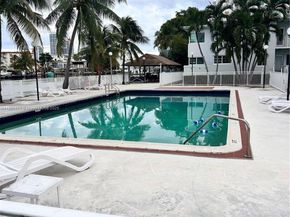 7207 Bay Dr 24, Miami Beach FL 33141