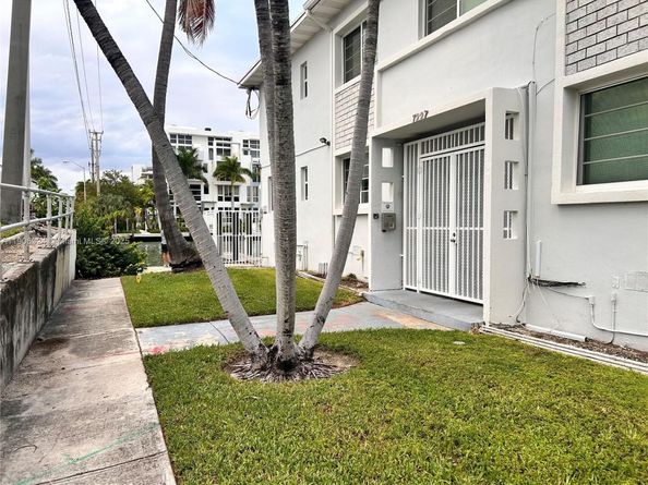7207 Bay Dr 24, Miami Beach FL 33141