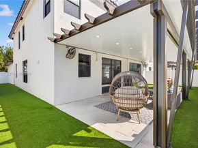 3542 W 93rd Pl, Hialeah FL 33018