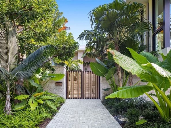 1510 W 23rd St, Miami Beach FL 33140