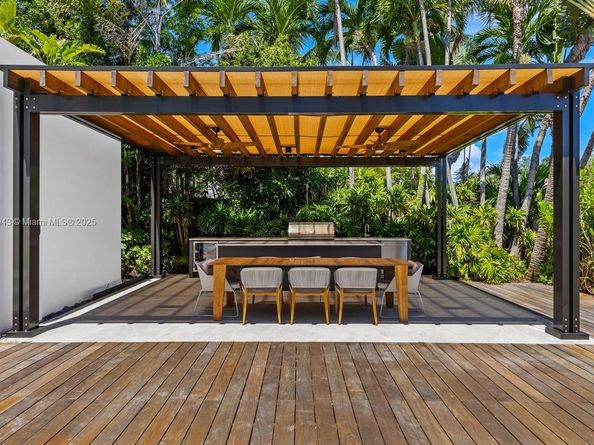 161 Cape Florida Dr, Key Biscayne FL 33149