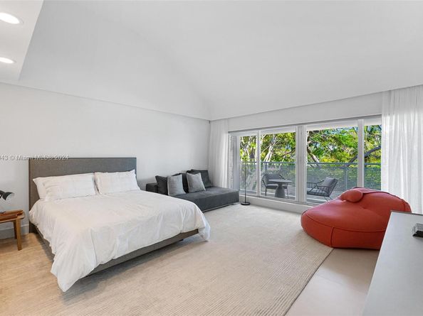 161 Cape Florida Dr, Key Biscayne FL 33149