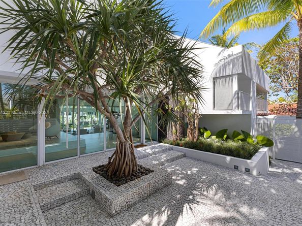 161 Cape Florida Dr, Key Biscayne FL 33149