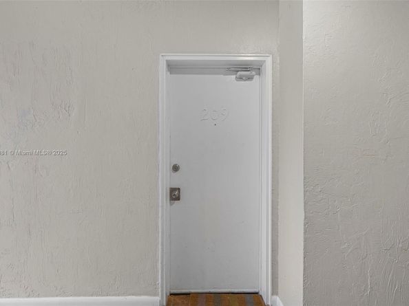 1555 Pennsylvania Ave 209, Miami Beach FL 33139