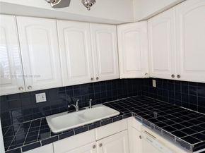 3948 NE 169th St 203, North Miami Beach FL 33160