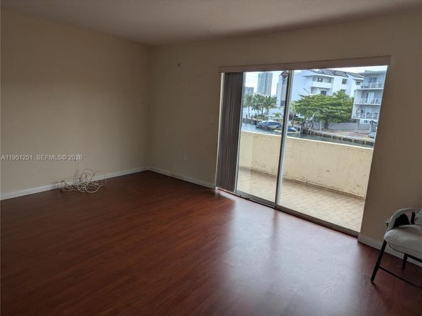 3948 NE 169th St 203, North Miami Beach FL 33160