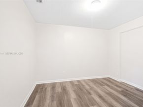 4136 NW 13th Ave, Oakland Park FL 33309