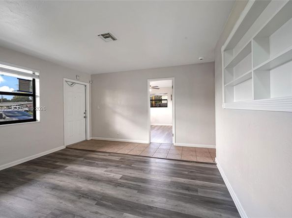 4136 NW 13th Ave, Oakland Park FL 33309