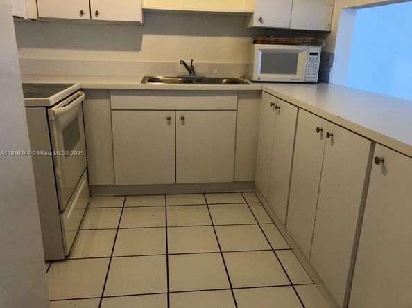 1309 NW 8th Ave, Fort Lauderdale FL 33311