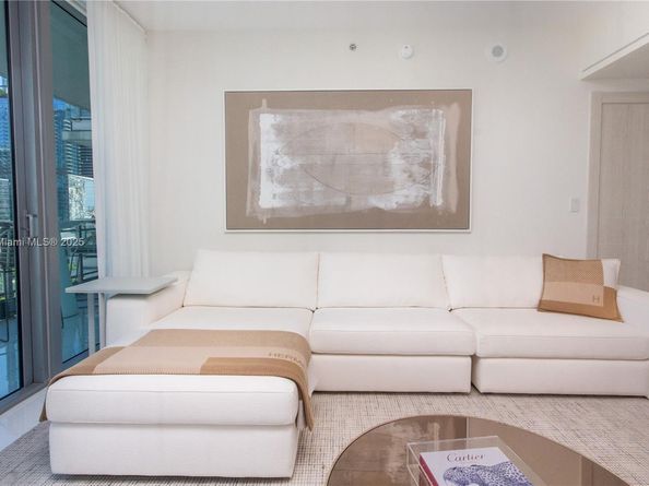92 SW 3rd St 1711, Miami FL 33130