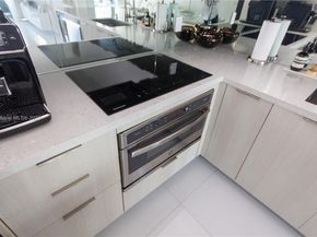 92 SW 3rd St 1711, Miami FL 33130