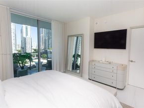 92 SW 3rd St 1711, Miami FL 33130