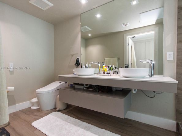 92 SW 3rd St 1711, Miami FL 33130