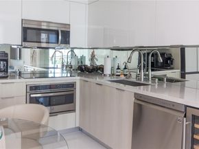 92 SW 3rd St 1711, Miami FL 33130
