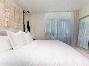 92 SW 3rd St 1711, Miami FL 33130