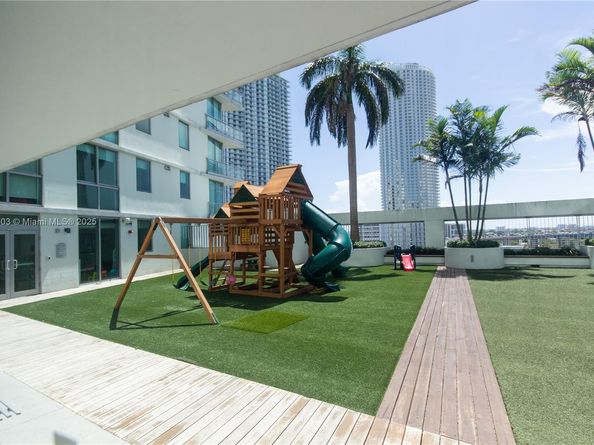 92 SW 3rd St 1711, Miami FL 33130