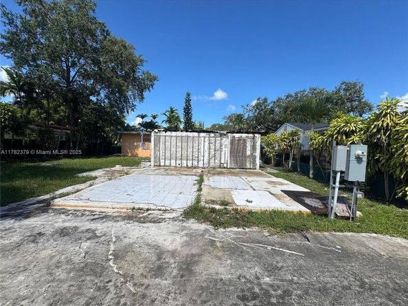 325 Ludlam Dr, Miami Springs FL 33166
