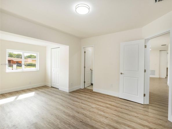 3051 NW 70th Ter, Miami FL 33147