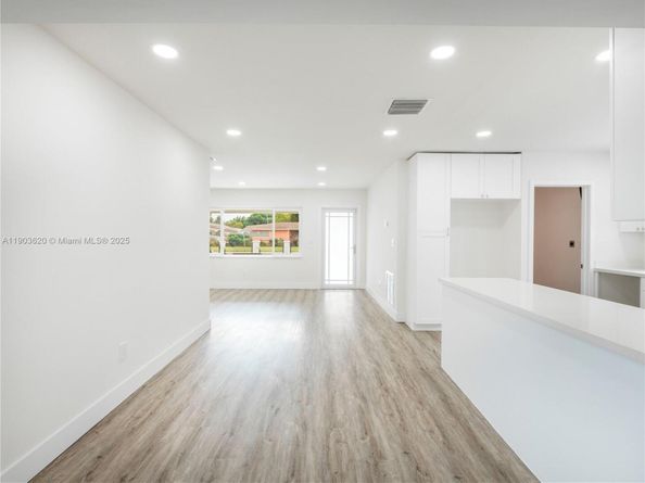 3051 NW 70th Ter, Miami FL 33147