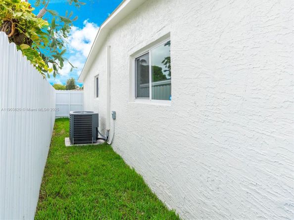 3051 NW 70th Ter, Miami FL 33147