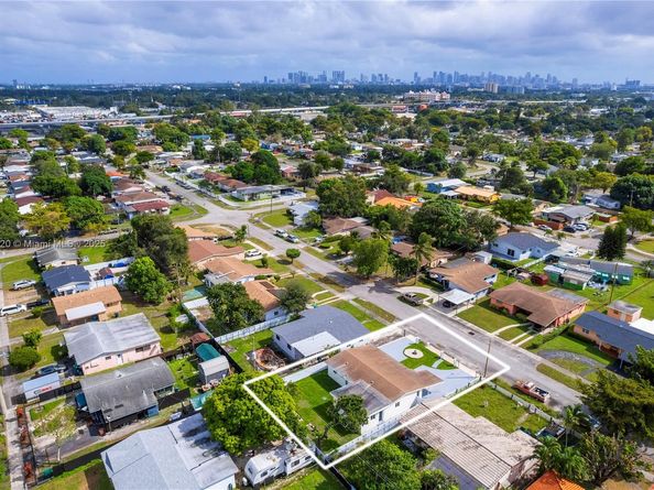 3051 NW 70th Ter, Miami FL 33147